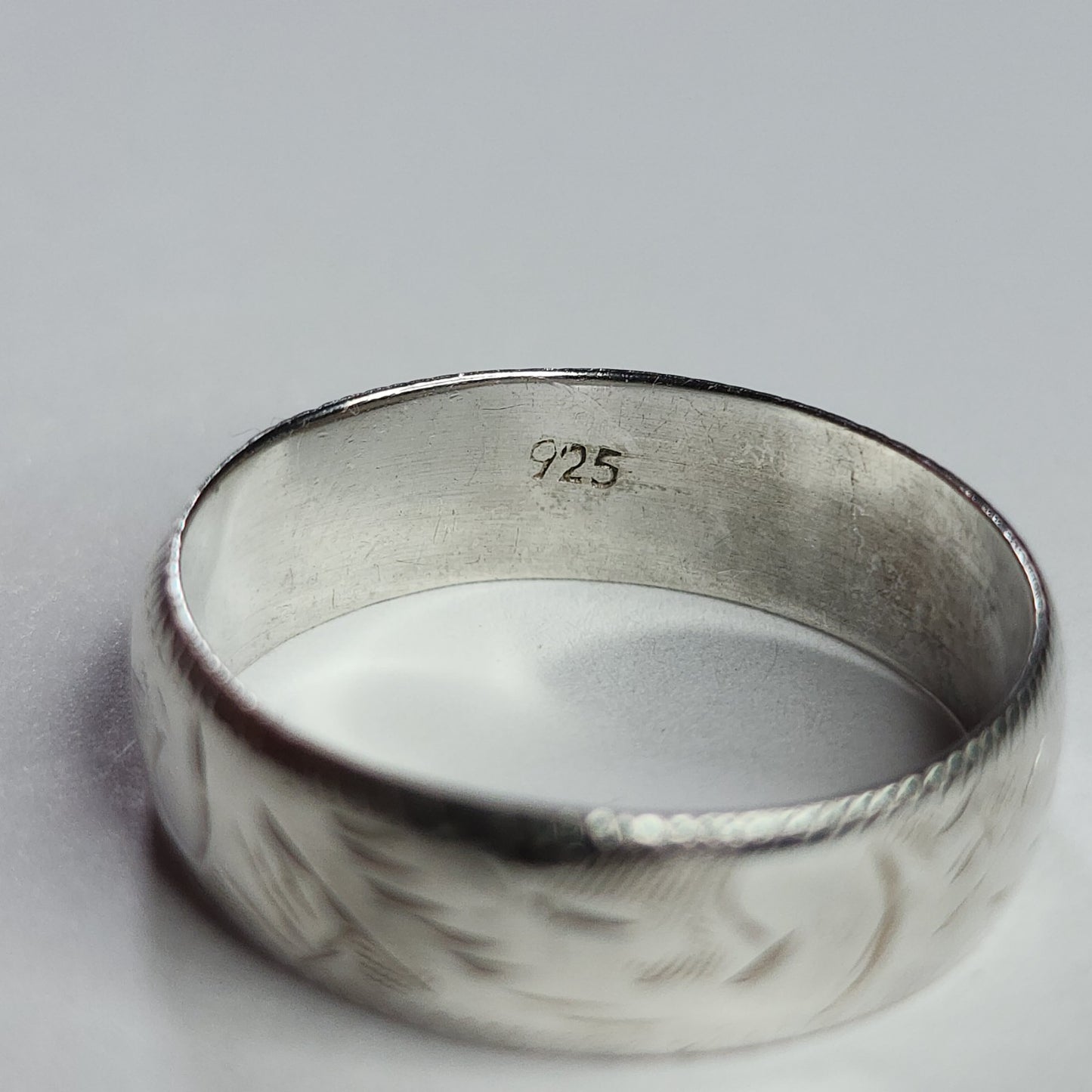 925 Sterling Silver Ring Band Abstract etching Vintage .925 Size 7