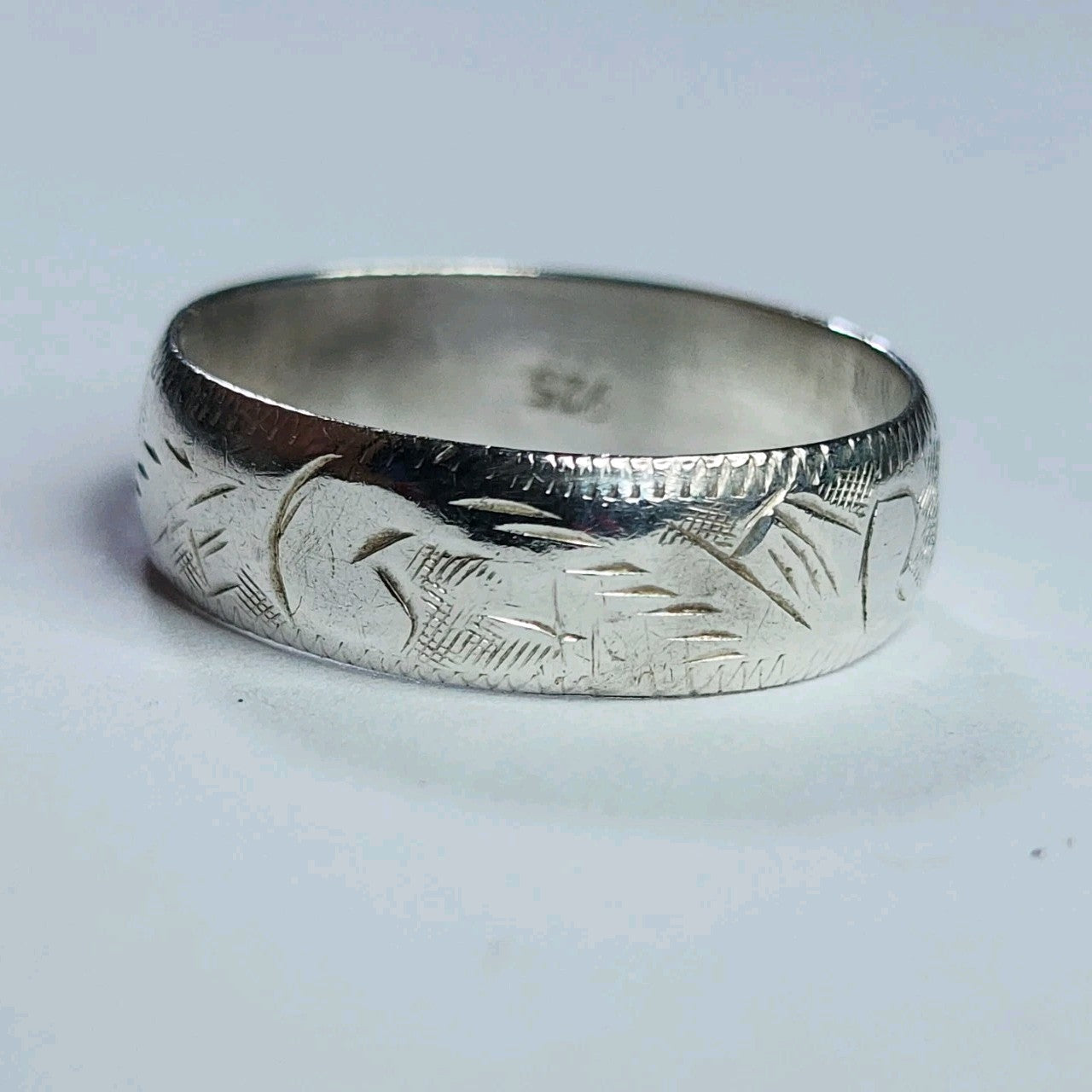 925 Sterling Silver Ring Band Abstract etching Vintage .925 Size 7